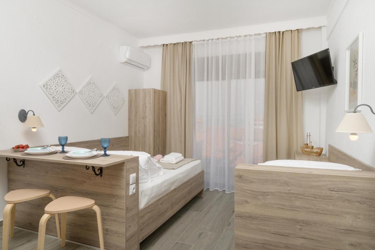 Sand Rooms To Let Nea Roda Exterior photo