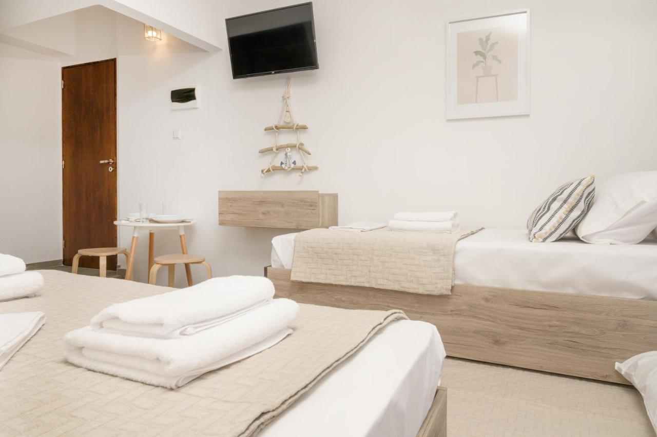 Sand Rooms To Let Nea Roda Exterior photo